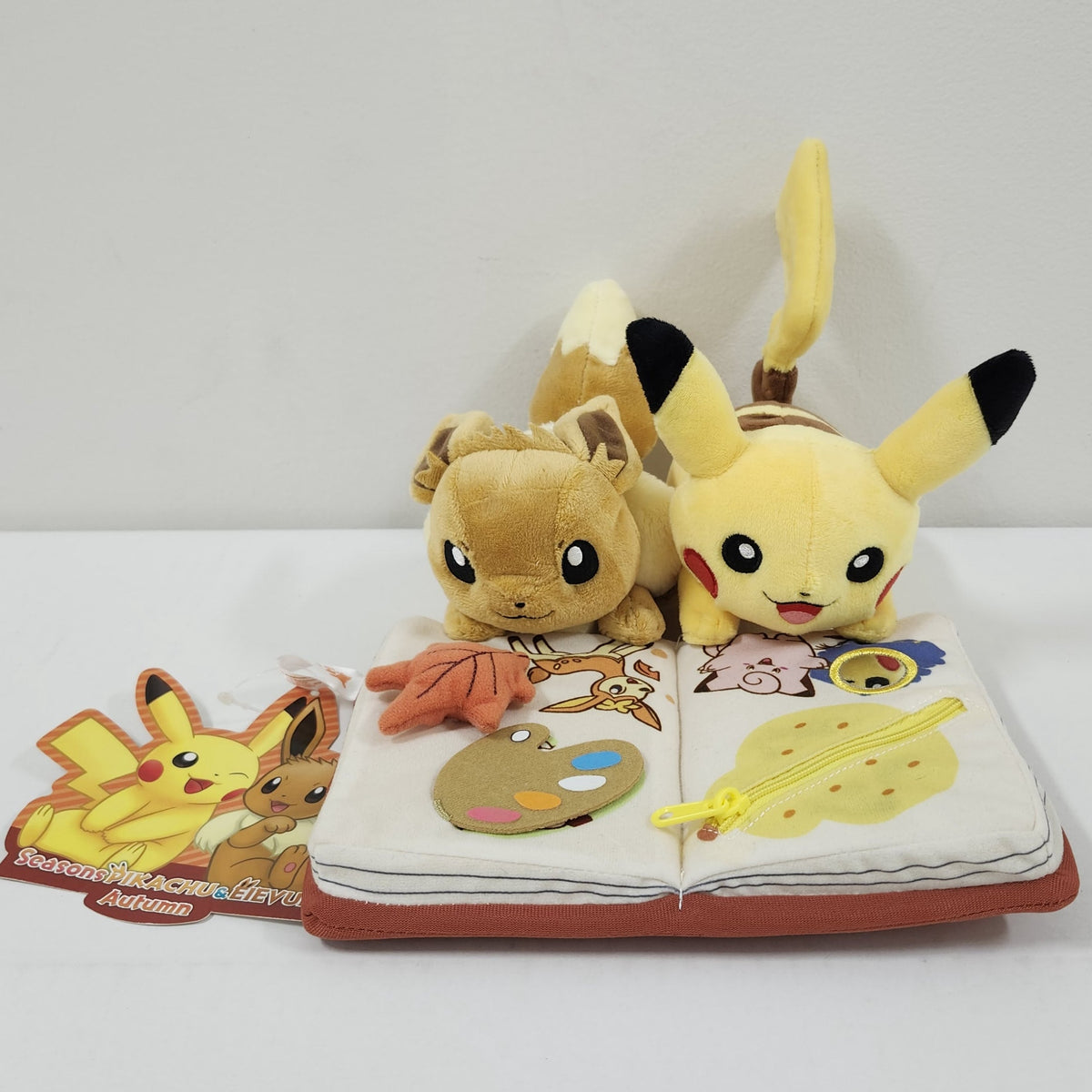 Pokémon - Pikachu & Eevee Autumn Plush