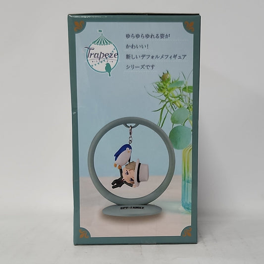 SPY×FAMILY – Loid Forger & Penguin Trapeze Hanging Figure