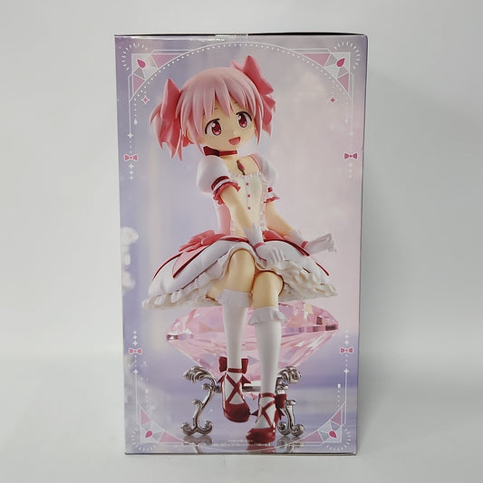 Puella Magi Madoka Magica – Madoka Kaname Sitting Figure (Diamond Base Ver.)
