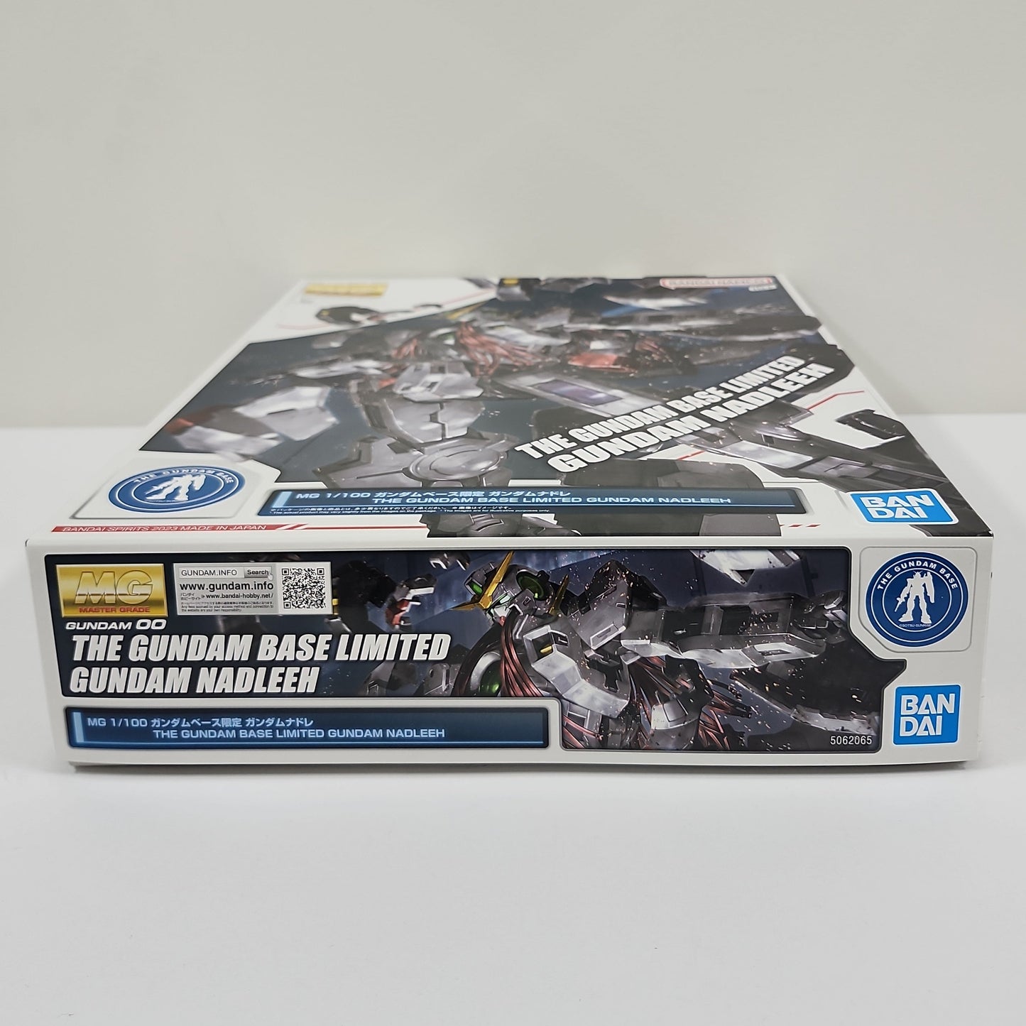 Gundam 00 – Gundam Nadleeh Gundam Base Limited MG 1/100 Model Kit