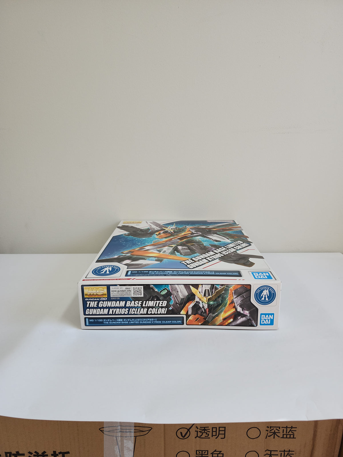 Mobile Suit Gundam 00 – Gundam Kyrios Clear Color Gundam Base Limited MG Model Kit