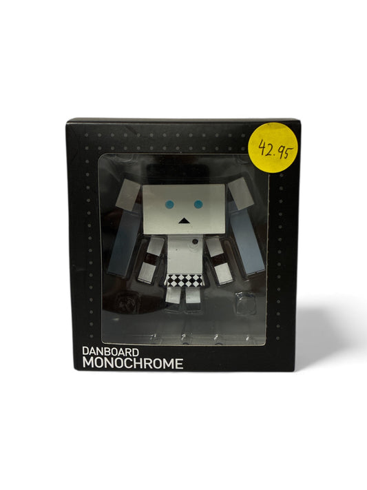 Danboard Monochrome Figure