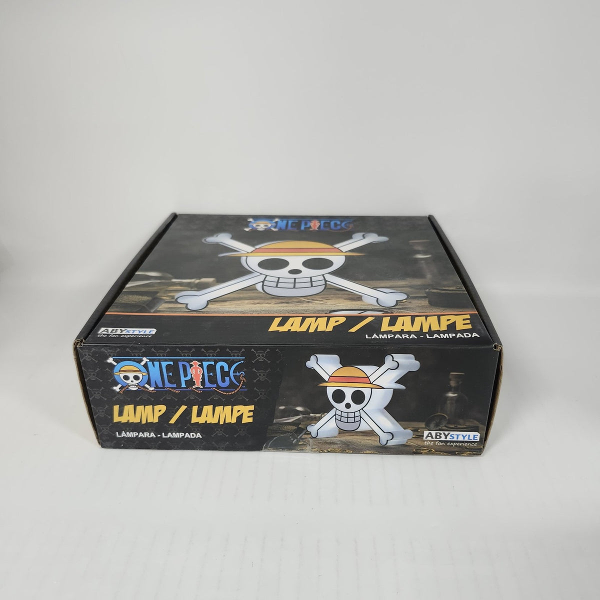 One Piece Straw Hat Jolly Roger LED Lamp – Light of the Pirate King