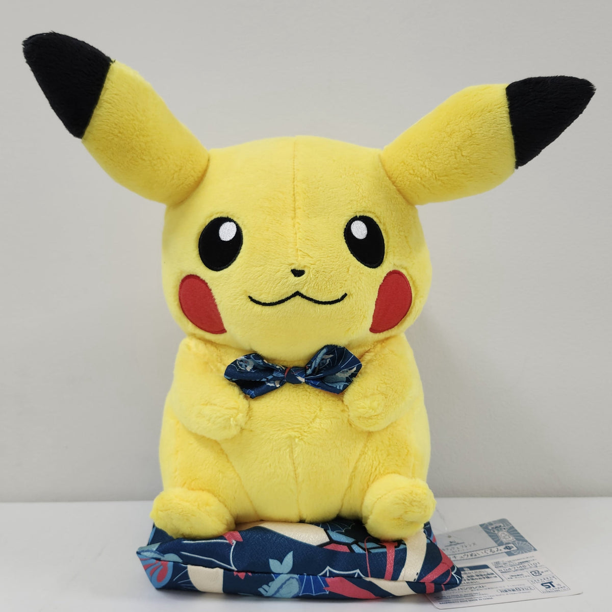 Pokémon - Pikachu Japanese Modern Art A Prize 29 cm Plush