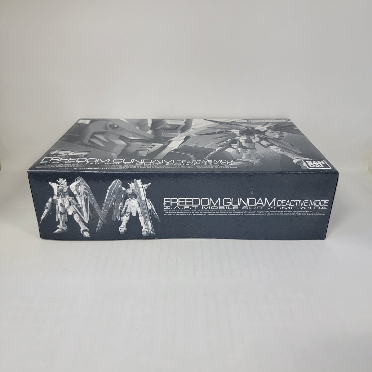 Mobile Suit Gundam SEED – RG 1/144 Freedom Gundam Deactive Mode