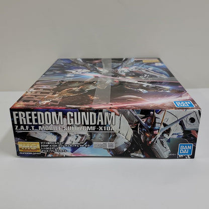Mobile Suit Gundam – MG Freedom Gundam Ver.2.0 Model Kit