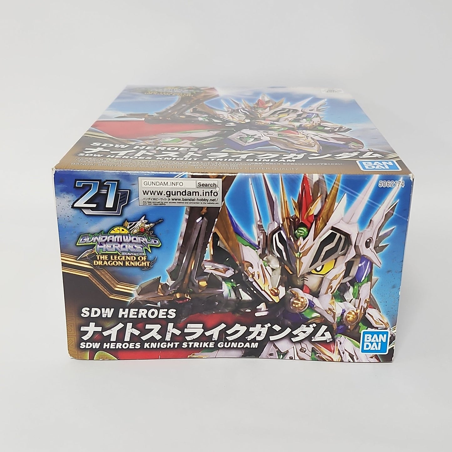 SD Gundam World Heroes – Knight Strike Gundam SDW Heroes Model Kit