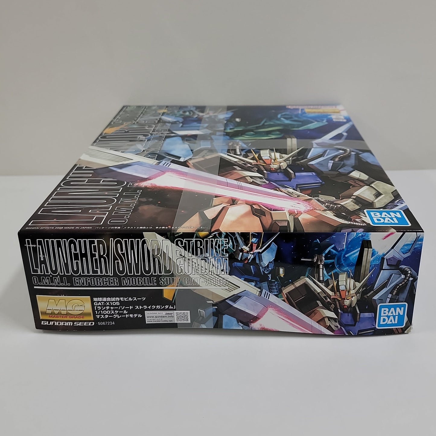 Mobile Suit Gundam – MG Launcher / Sword Strike Gundam Model Kit