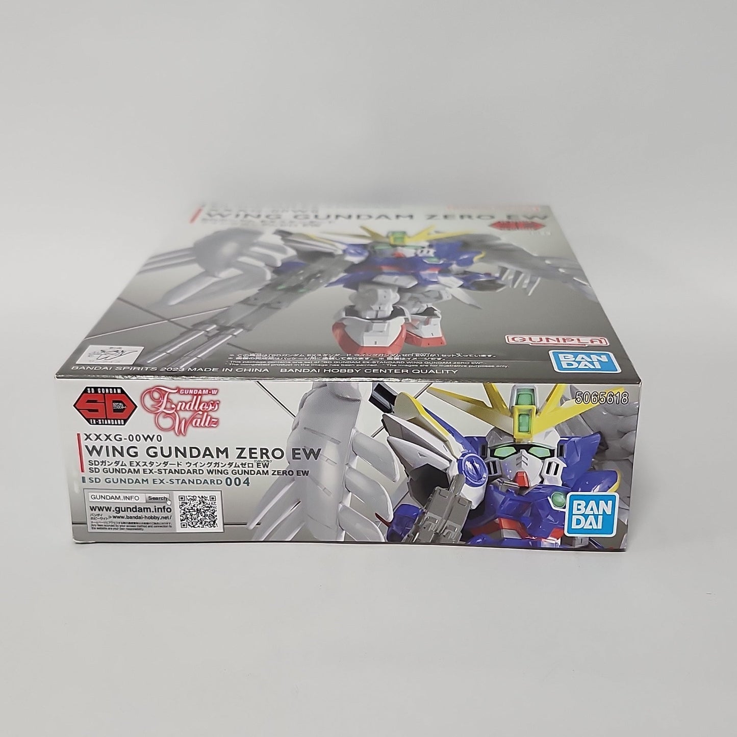 Mobile Suit Gundam Wing Endless Waltz – Wing Gundam Zero EW SD EX-Standard Model Kit
